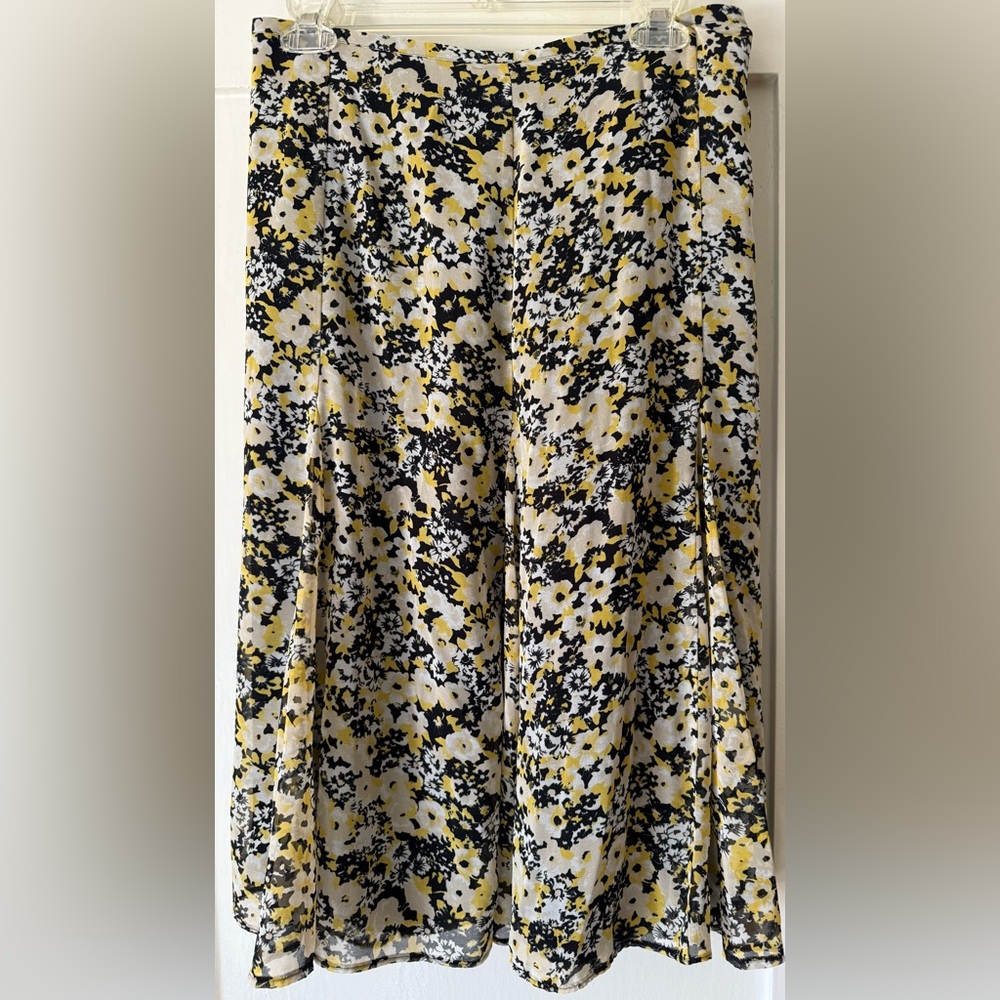 Marks & Spencer Floral Women's Skirt - Yellow and Black floral. Knee length.